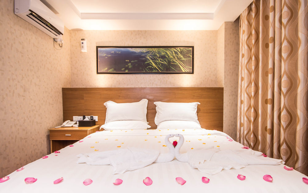 Sky Hotel Chinatown Rangoon Buitenkant foto