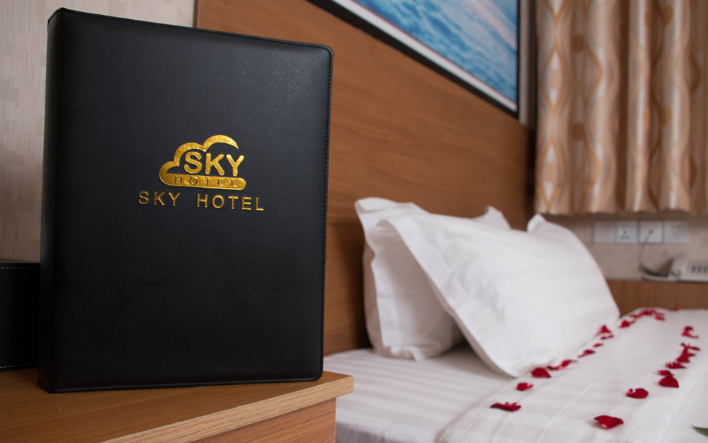 Sky Hotel Chinatown Rangoon Buitenkant foto