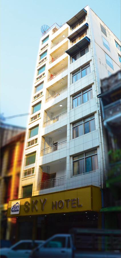 Sky Hotel Chinatown Rangoon Buitenkant foto