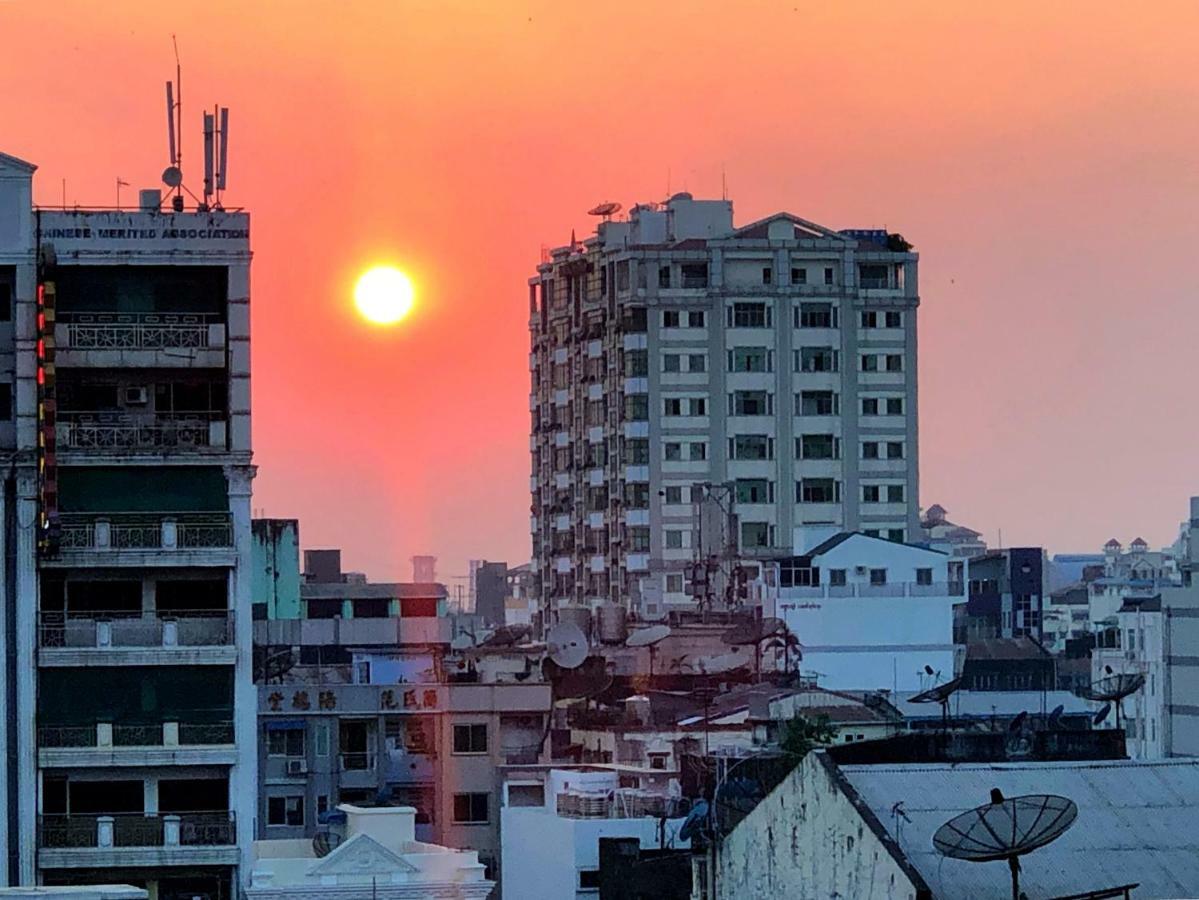 Sky Hotel Chinatown Rangoon Buitenkant foto