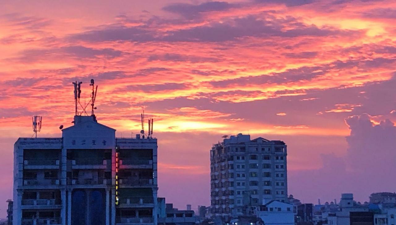 Sky Hotel Chinatown Rangoon Buitenkant foto